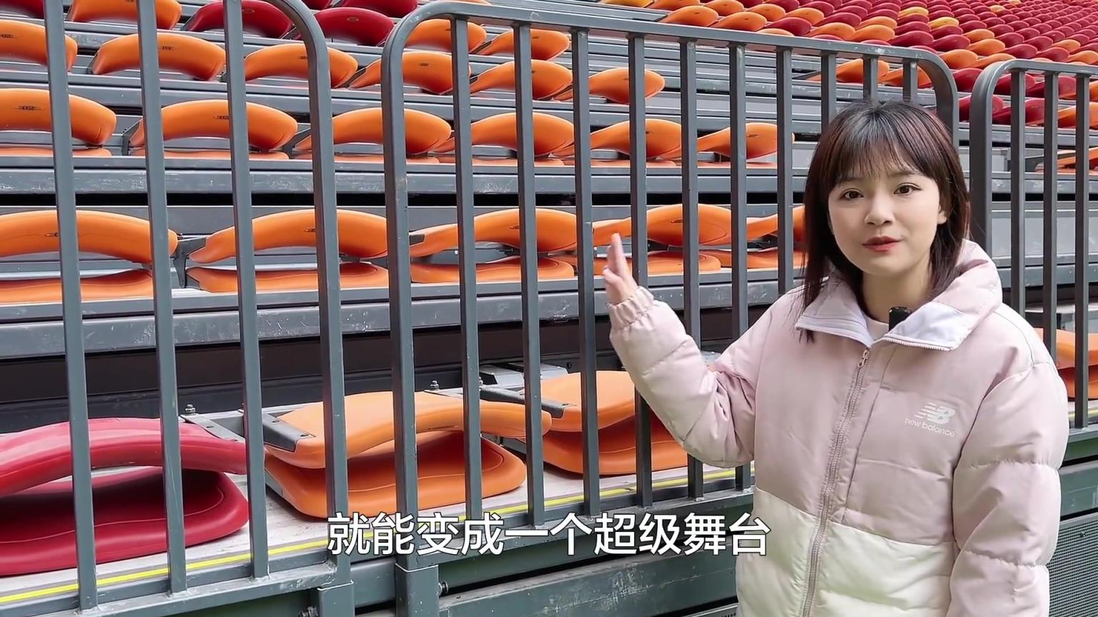 小姐姐带你陶醉式体验重庆龙兴足球场，，，，，，你会去为国足加油吗-蜘蛛直播